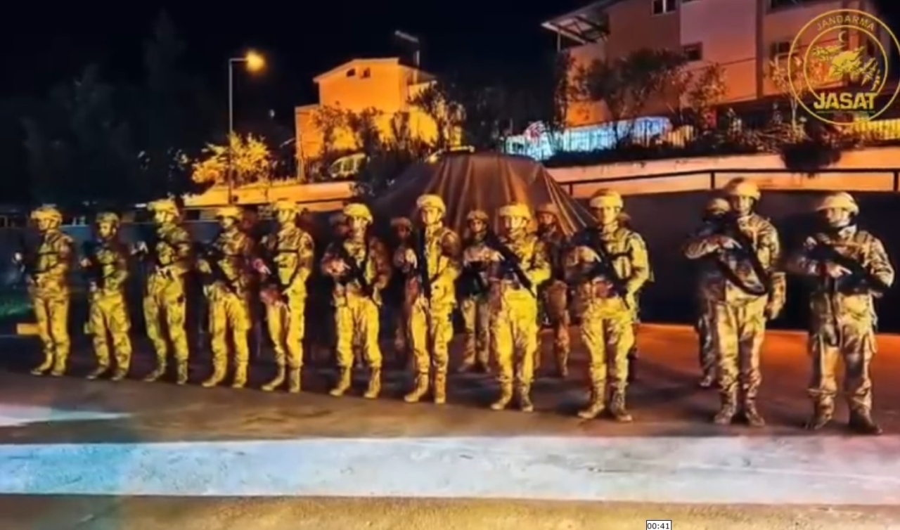 JASAT ekipleri Söke'de 4 kişiyi gözaltına aldı 6 JASAT ekipleri Söke’de 4 kişiyi gözaltına aldı