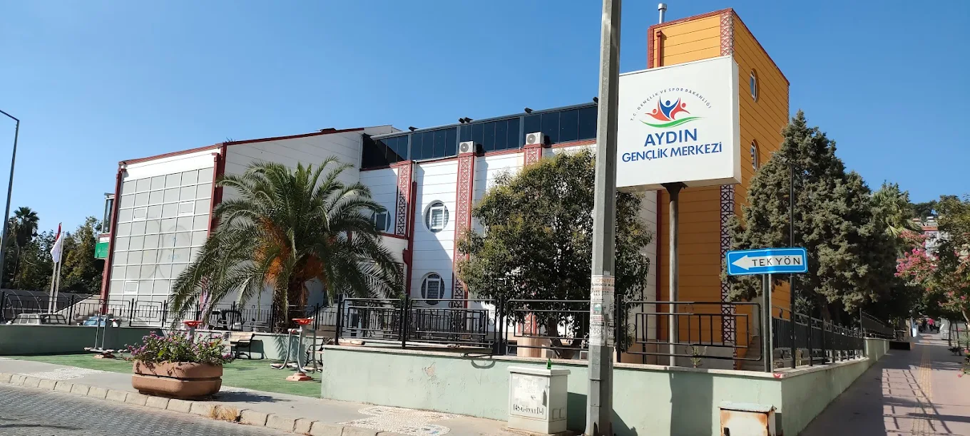 GENÇLİK KÜLTÜR MERKEZİ