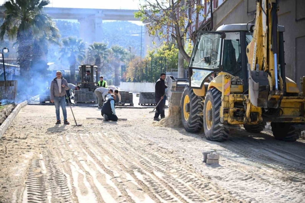 yenipazarda dogu mahallesinde parke tasi calismalari suruyor 68e17a952360