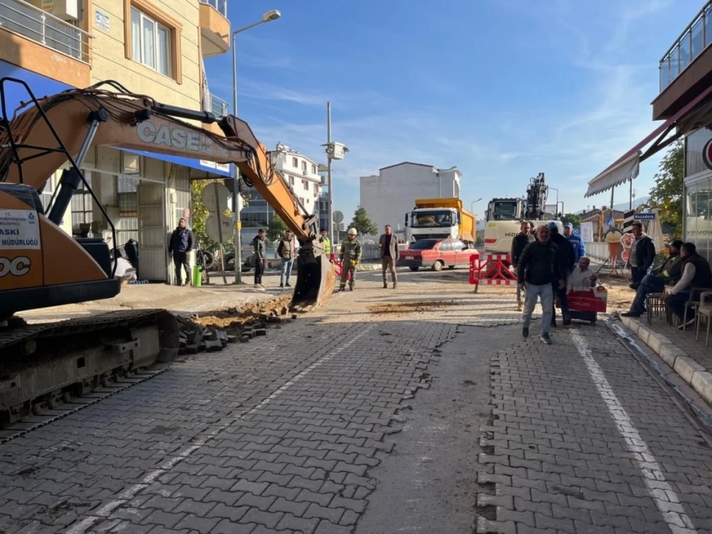 yenipazarda icme suyu hatti yenileniyor 37ff3d93383f