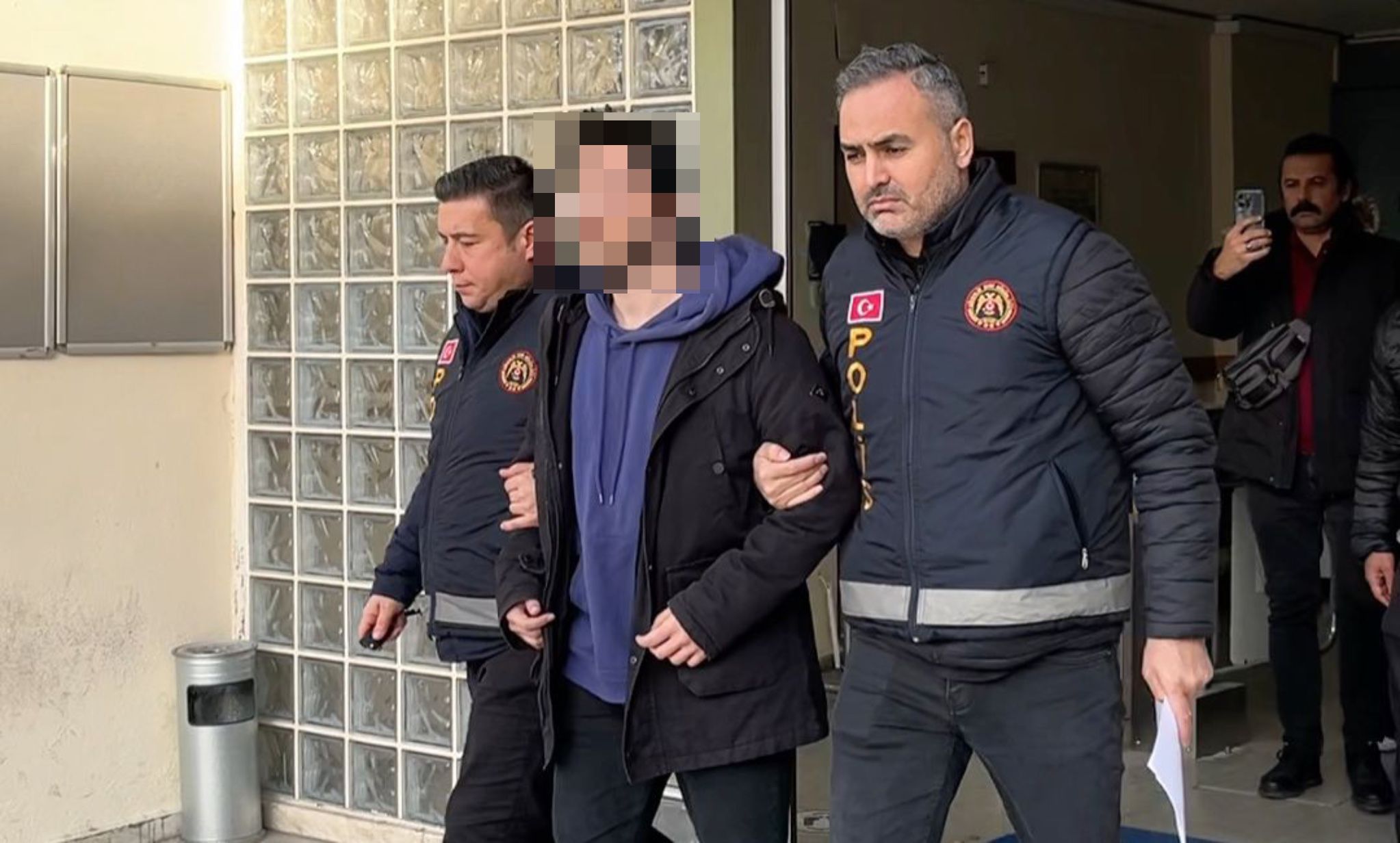 Cumhurbaşkanı Recep Tayyip Erdoğan’a hakaret suçundan gözaltına alındı