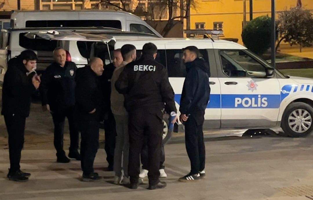 İncirliova’da yılbaşında satırlı kavga! İkiz kardeşlerden biri tutuklandı