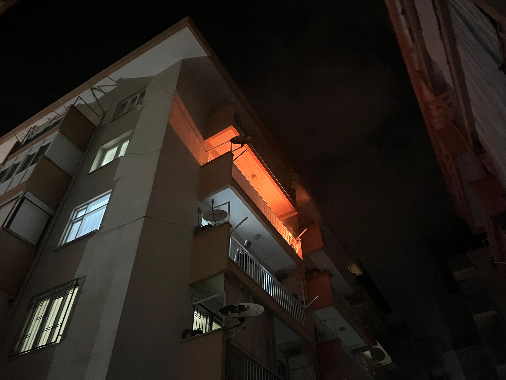 İncirliova’da Balkonda Yangın Paniği