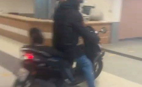 Hastane acilinde motosiklet ile tehlikeli anlar