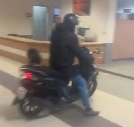 Hastane acilinde motosiklet ile tehlikeli anlar