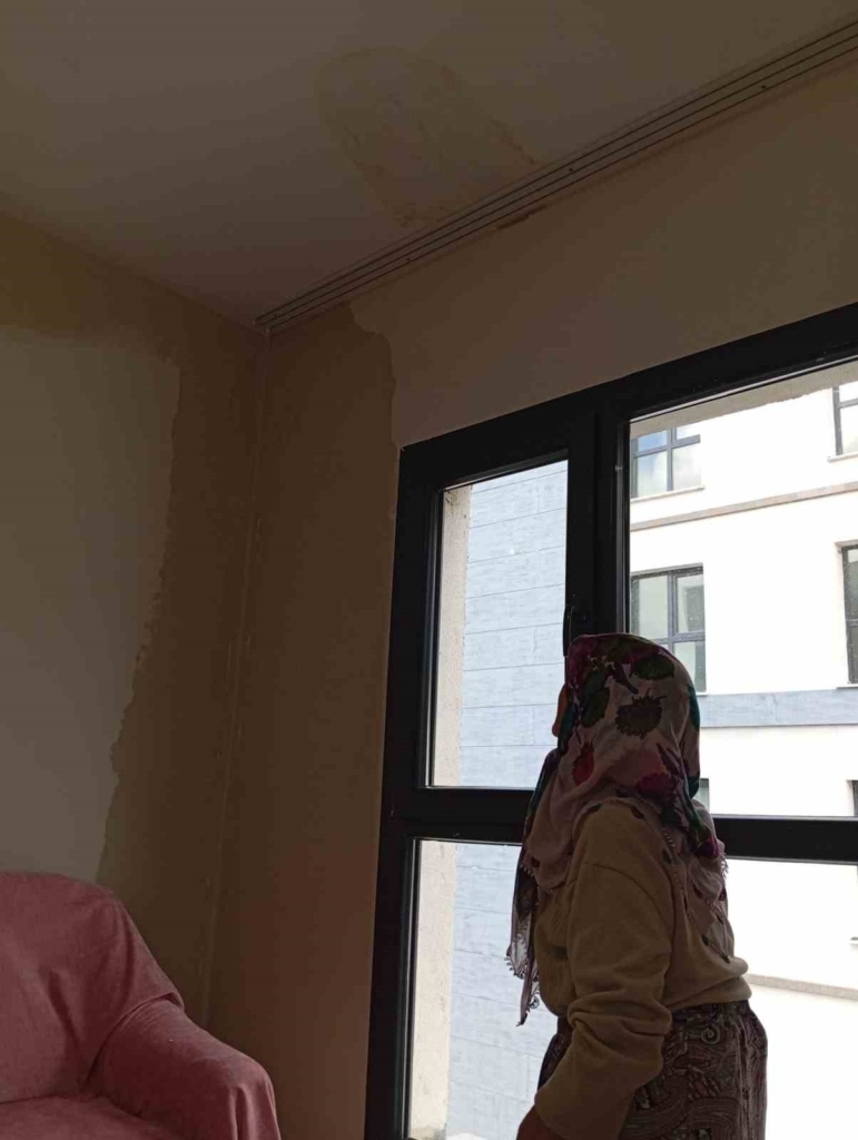 apartman dairelerinin her yerinden su sizmaya basladi 5b11e95cb72f