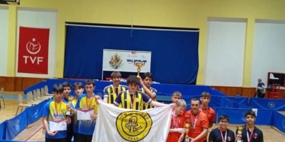 Aydın Lisesi Masa Tenisi Turnuvası’nda şampiyonu oldu