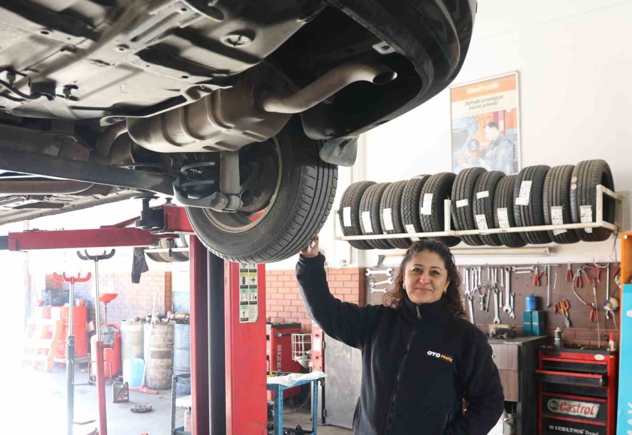 Aydın yıllar sonra buz tuttu, oto lastikçileri ek mesai yaptı 8 Aydın yıllar sonra buz tuttu, oto lastikçileri ek mesai yaptı
