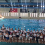 Aydın’da 2 ayda 200 çocuk yüzme öğrendi