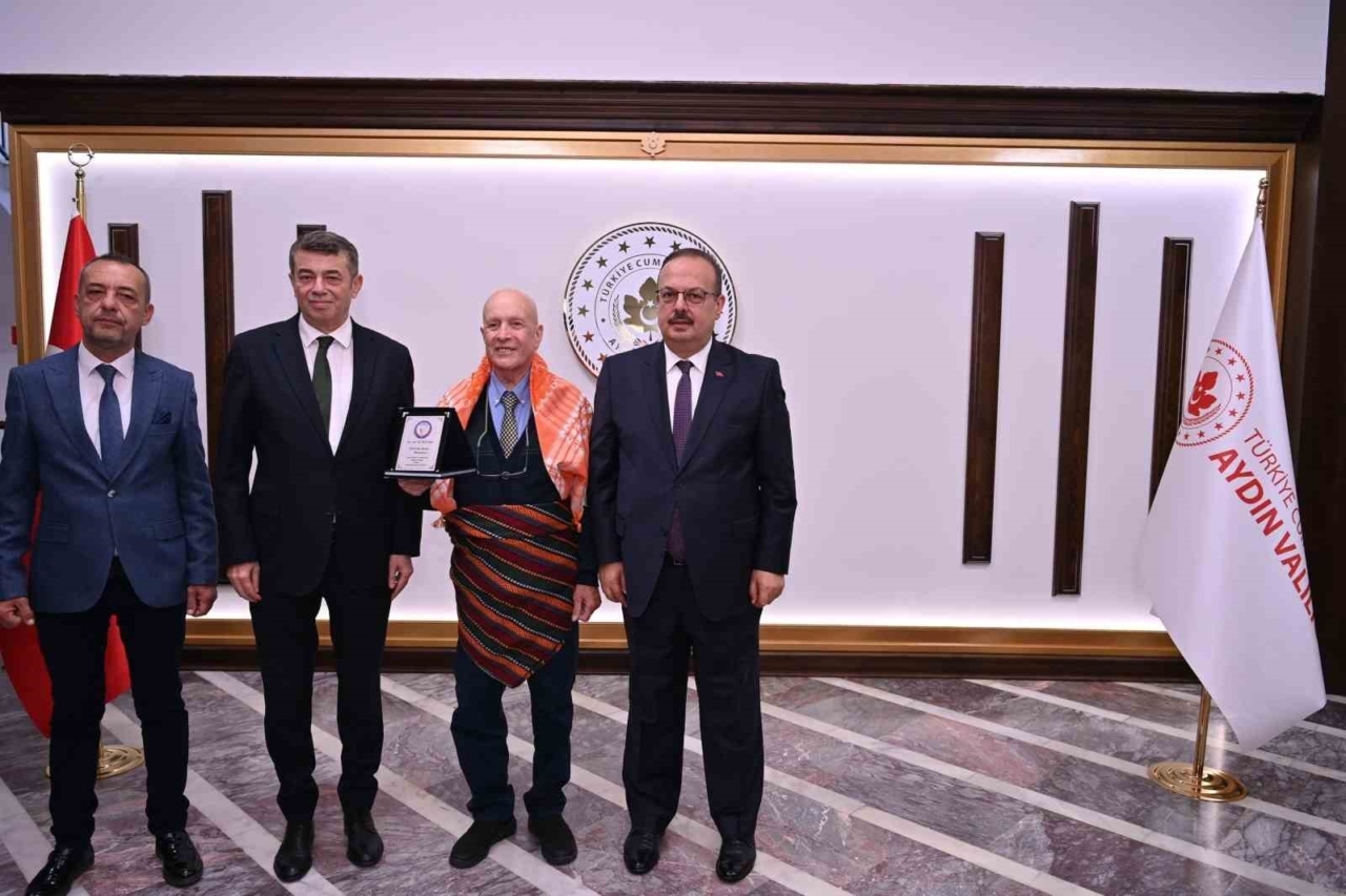 Aydın’ın “Yılın Ahisi”ne Veda: Sökeli Duayen Esnaf Aziz Düzgünel Hayatını Kaybetti