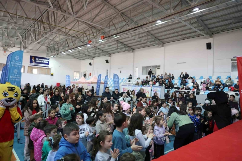 baskan cercioglu nazillide cocuklari yariyil karne senligi ile bulusturdu 9472f69da0a4