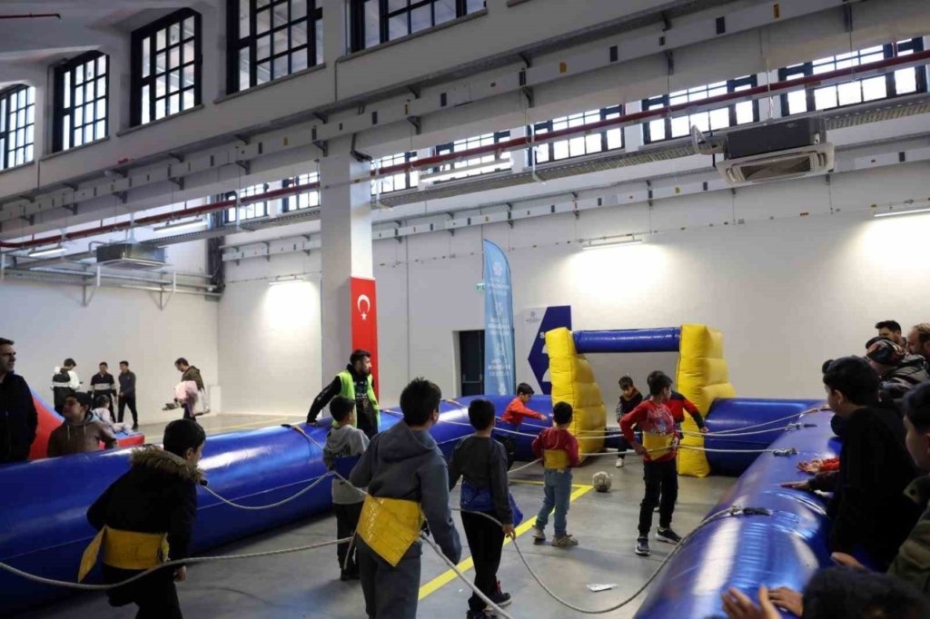 baskan cercioglundan cocuklara karne hediyedi 827da5673293
