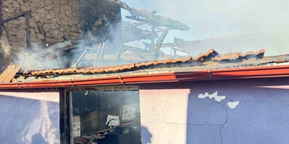 Bozdoğan’da Korkutan Yangın: Bir Ev Küle Döndü