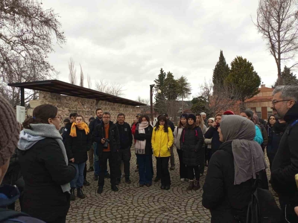 buyuksehirin turlariyla vatandaslar aydinin tarihi ve dogasini kesfediyor 696ca2c7cc4a