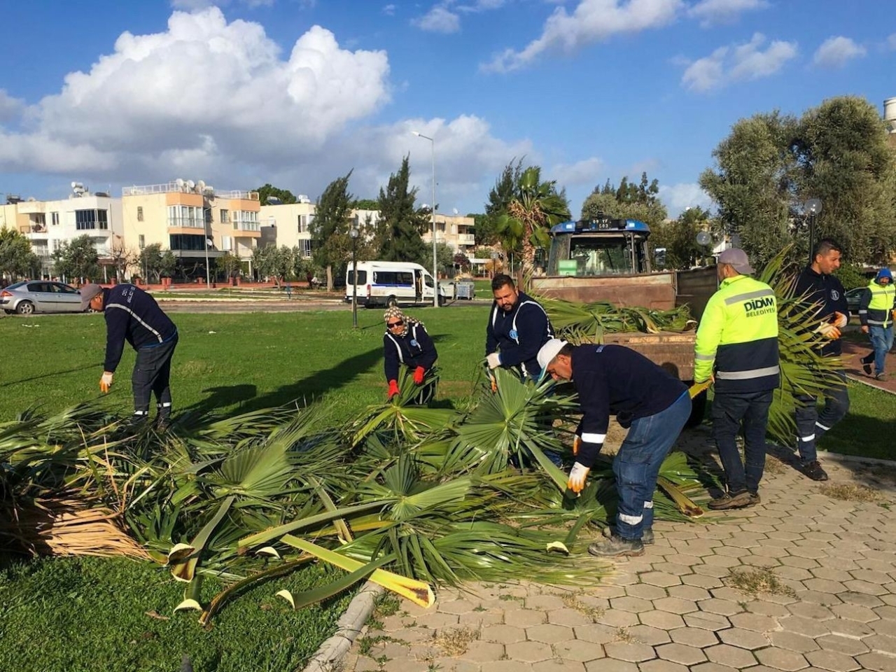 Didim’de “Yeşil ve Güvenli Şehir” Seferberliği: Parklar Yenileniyor