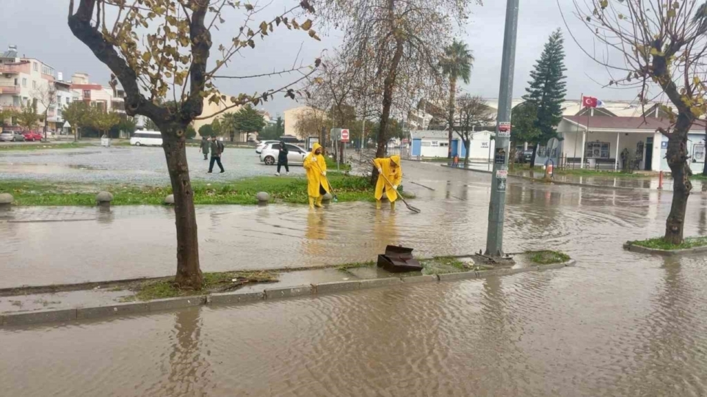 didim belediyesi sahada calismalarini surduruyor 11d33dd690f9