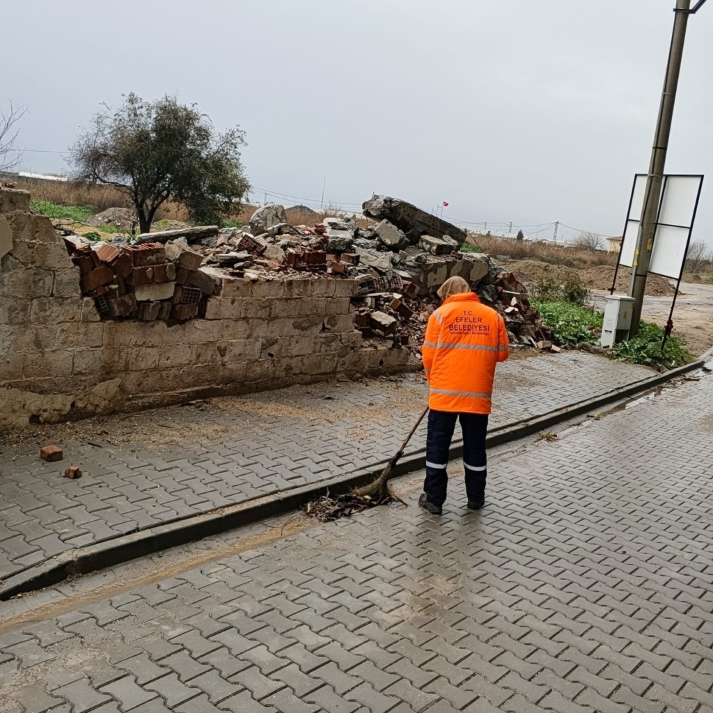 Efeler Belediyesi’nde yağmur mesaisi 2 efeler belediyesinde yagmur mesaisi 59e96f9d9c15