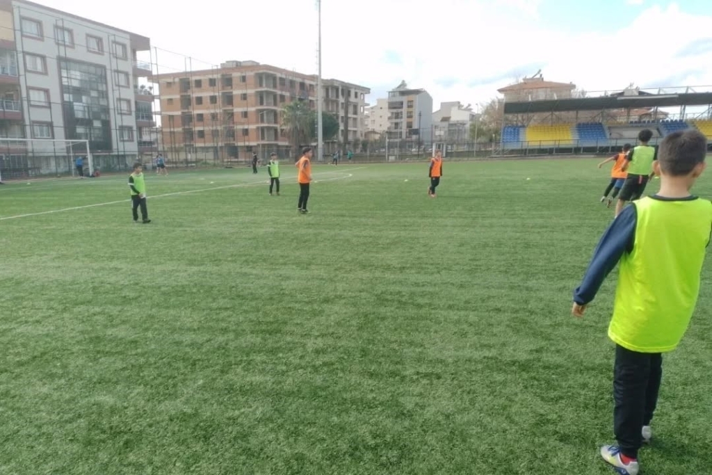 germencik belediyesporlu minikler tatilde sahayi bos birakmadi 170c8fa67ea4