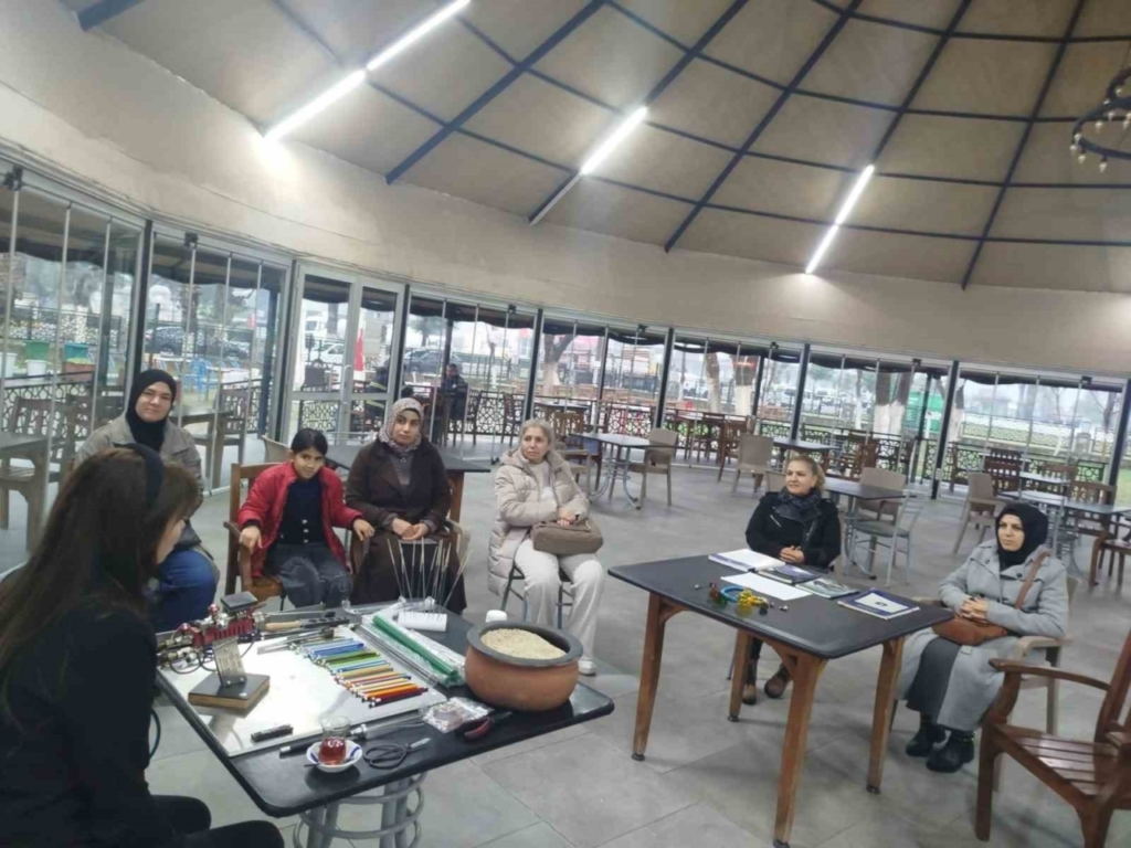 Germencik’te cam sanatları kursu yoğun ilgiyle başladı 6 germencikte cam sanatlari kursu yogun ilgiyle basladi 6b755354b1da