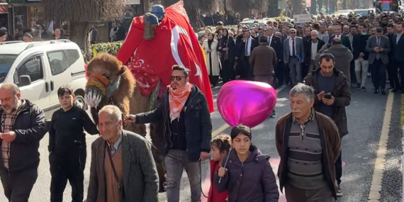 Başkan Aytekin Kaya Erdoğan Mitingine Develerle Geldi