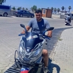 Kaldırıma çarpan motosiklet defalarca takla attı: 22 yaşındaki sürücü hayatını kaybetti