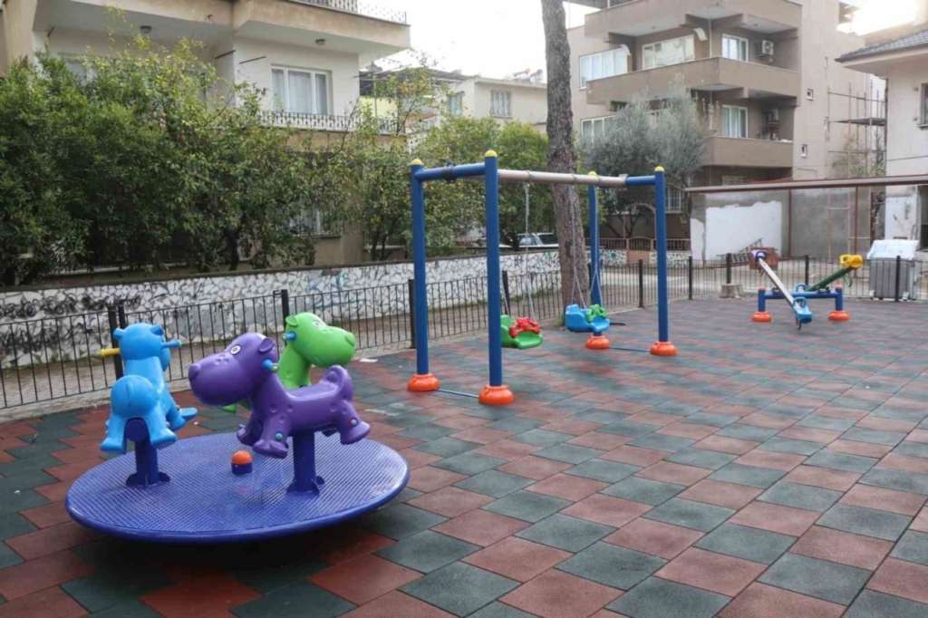 nazilli belediyesi cocuk parklarini yeniliyor b397777e0362
