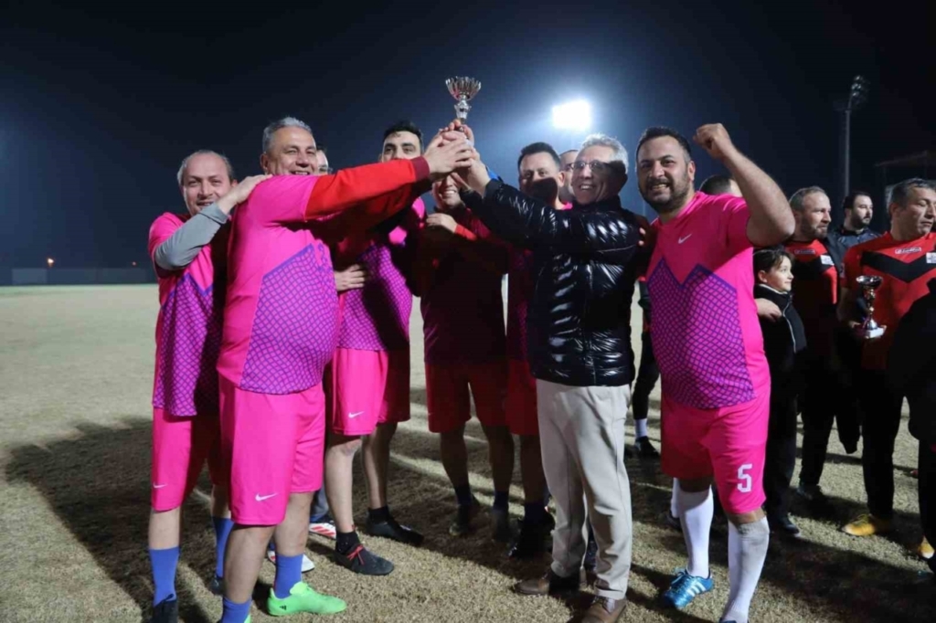 nazilli belediyesi futbol turnuvasinda sampiyon ozel kalem mudurlugu oldu 118efb5d471f