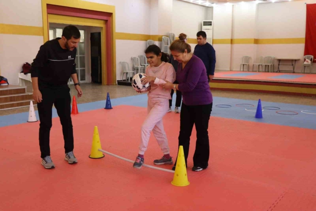 nazilli belediyesinin otizmli cocuklara yonelik spor kurslari basladi 6edad6bb45de