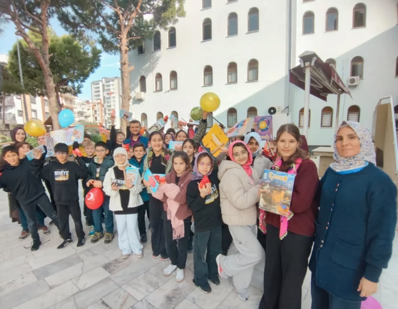 Öğrenciler camilerin tarihini yerinde öğreniyor
