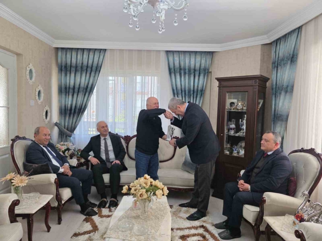 Ömrünü öğrencilerine adayan Varol öğretmen unutulmadı 6 omrunu ogrencilerine adayan varol ogretmen unutulmadi 5b5982c2542c