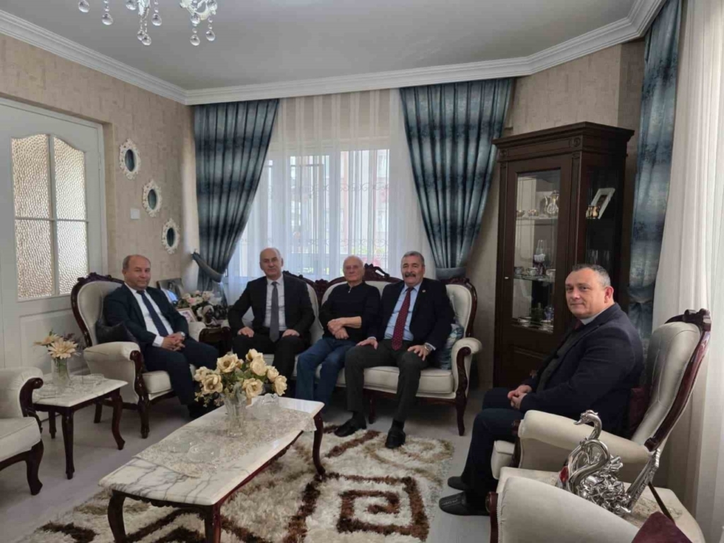 Ömrünü öğrencilerine adayan Varol öğretmen unutulmadı 4 omrunu ogrencilerine adayan varol ogretmen unutulmadi f877867dd379