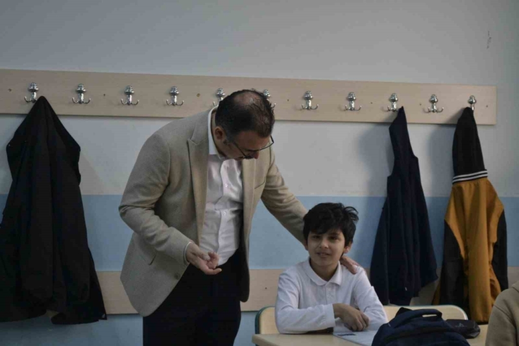 sultanhisar kaymakami ates ogrencilerle bulustu 9ee8e78cc46e
