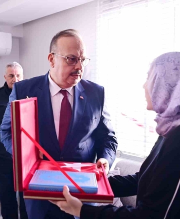 Vali Canbolat’tan şehit polis Koçyiğit’in ailesine taziye ziyareti