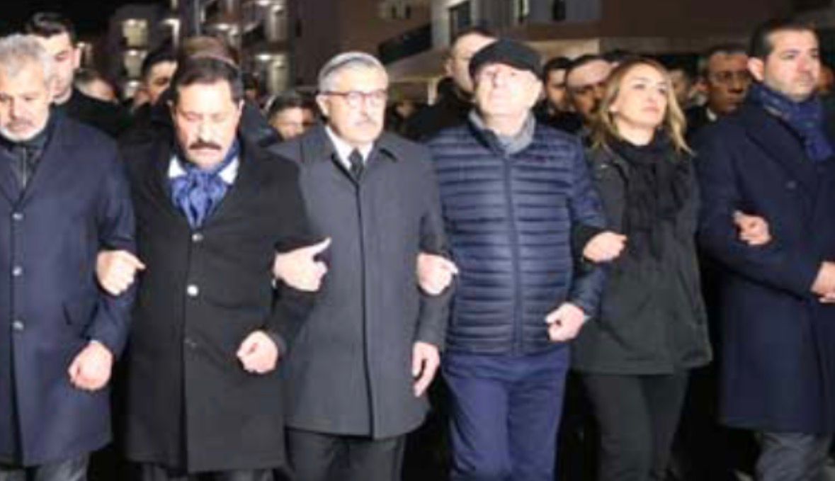 Hatay’daki yürüyüş fotoğrafı Aydın’da istifa getirdi