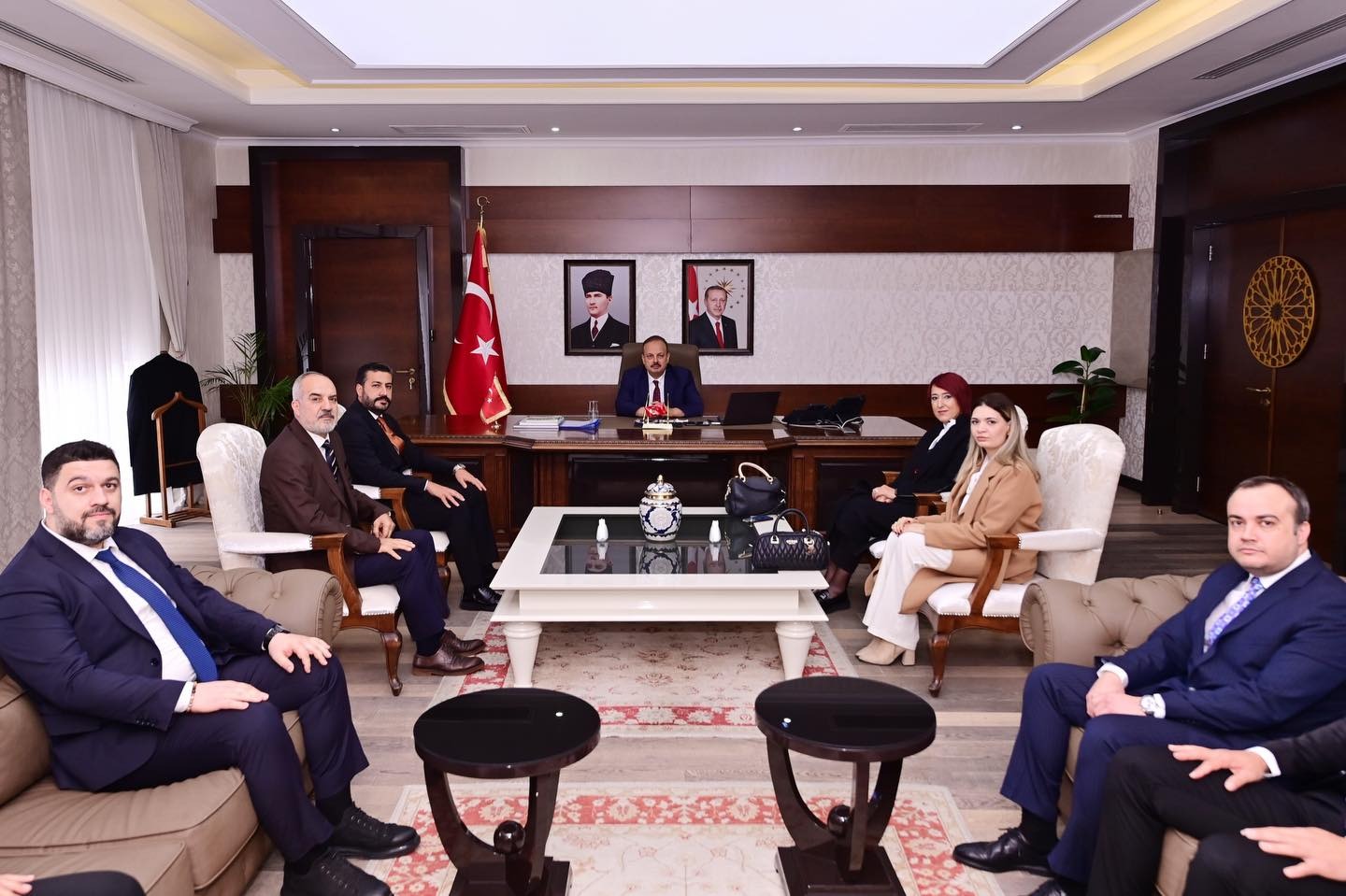 Cihangiroğlu ve yönetimi, Vali Canbolat’ı ziyaret etti