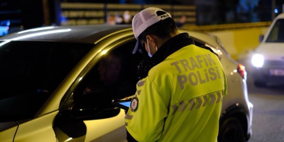 Trafik kuralı ihlallerine ağır ceza: Cep telefonu kullanımına 20 bin TL’ye kadar ceza