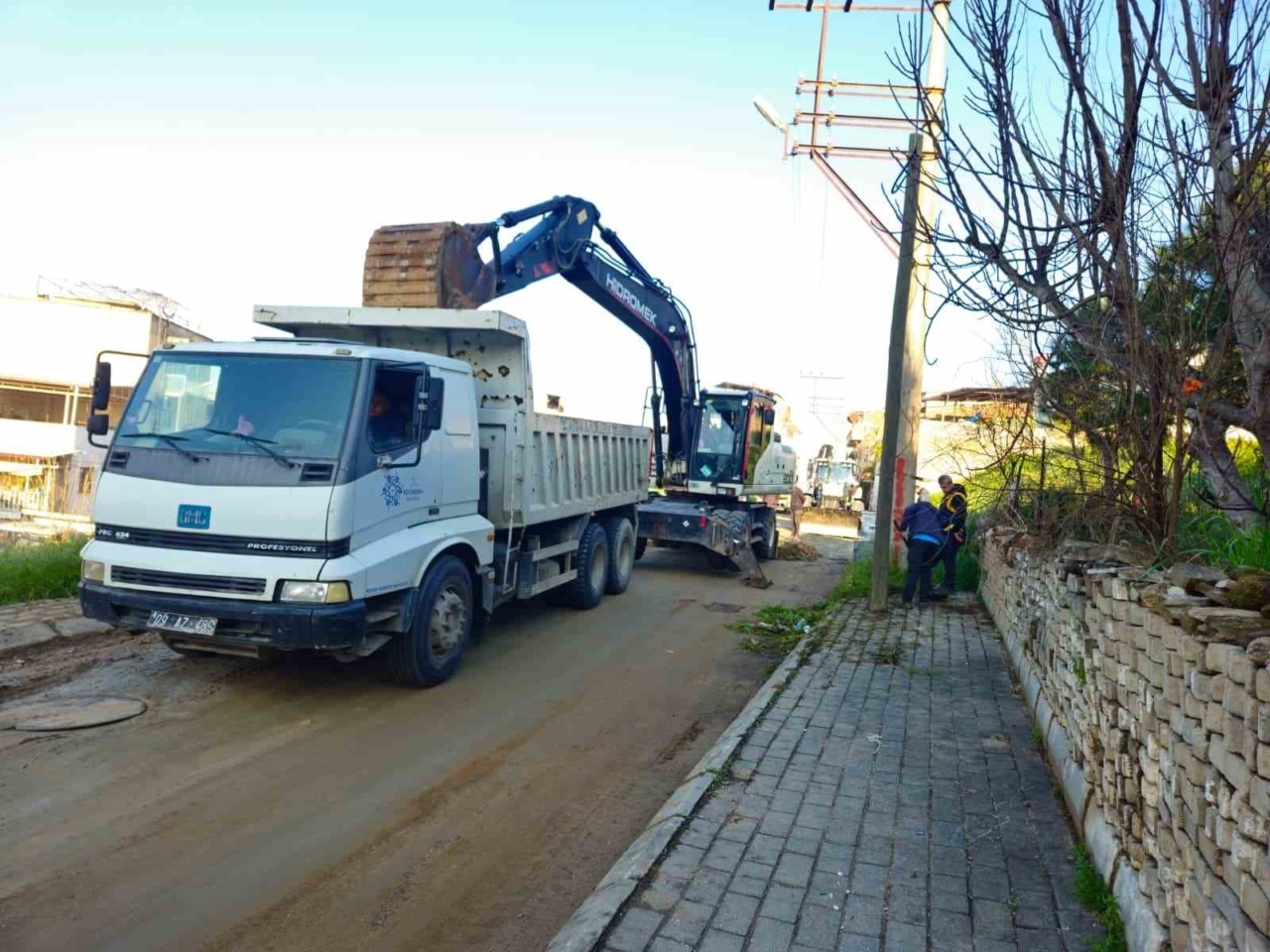 aydin buyuksehir yol calismalarina devam ediyor 69c136201701