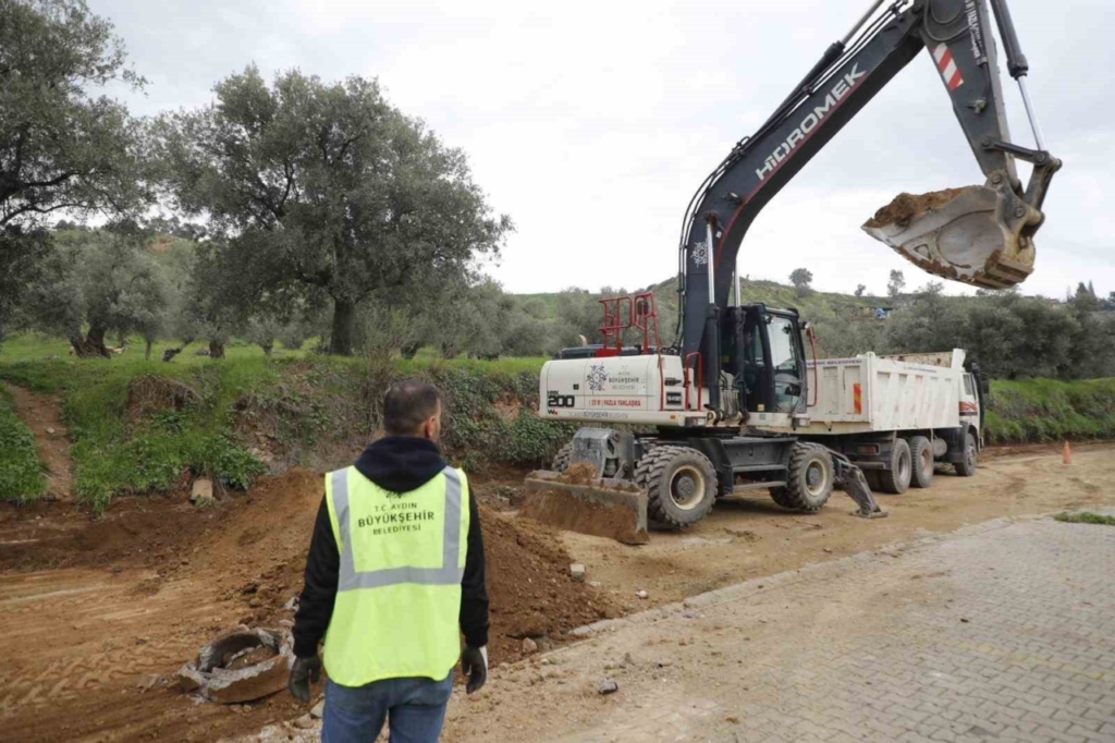 Aydın’da 400 milyon liralık yol yatırımında ilk kazma vuruldu 7 aydinda 400 milyon liralik yol yatiriminda ilk kazma vuruldu a5b97a2408bc