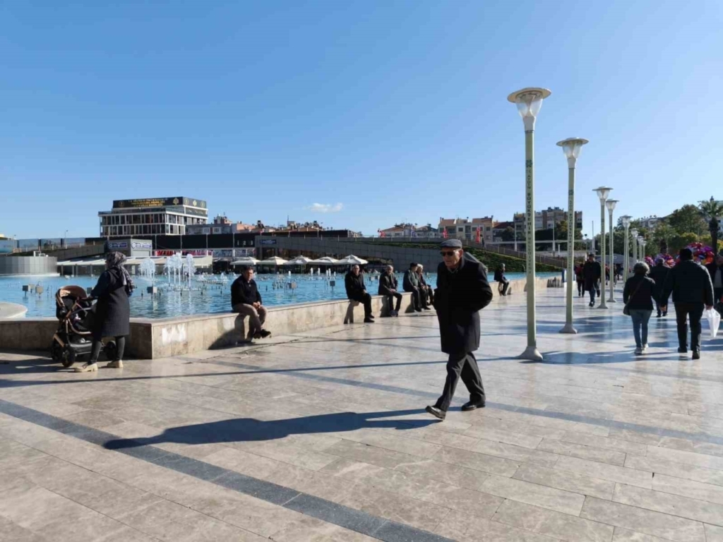 aydinda gunes yuzunu gosterdi carsiya bahar havasi geldi b454177d577b