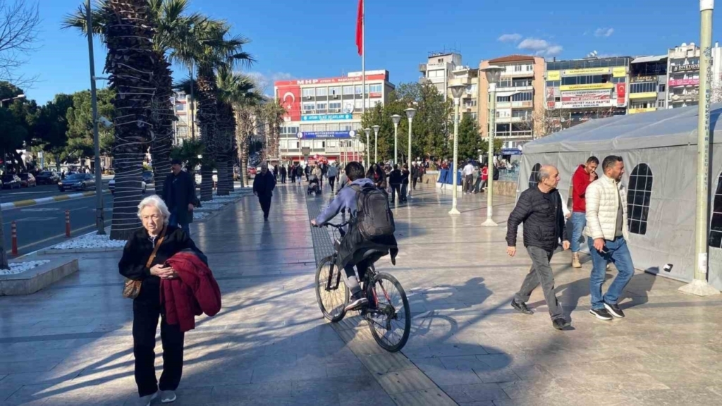 aydinda gunes yuzunu gosterdi carsiya bahar havasi geldi e0bc2e083dd4