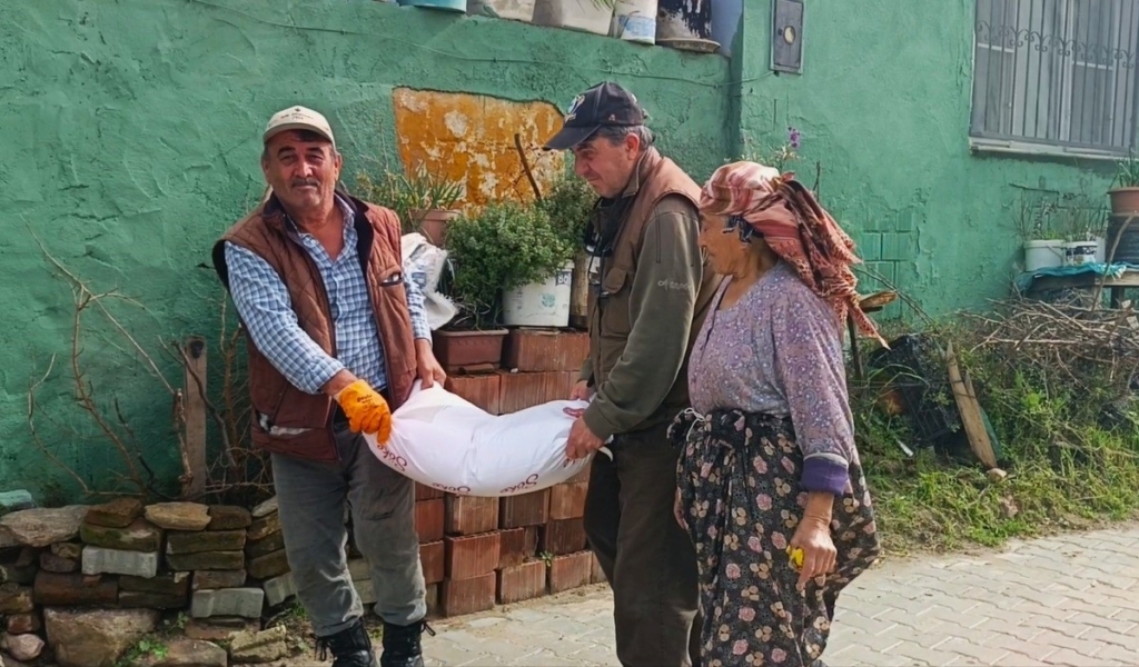 aydinda ilk leylegi gordu bir cuval unu kapti eceeb1a25965