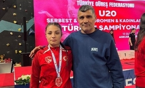 Aydınlı güreşçiler Türkiye Şampiyonası’ndan madalyalarla döndü