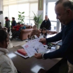 Başkan Özel, minik öğrencilerle bir araya geldi