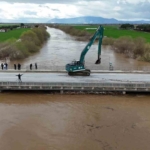 Büyük Menderes nehri, köprü seviyesine yükseldi
