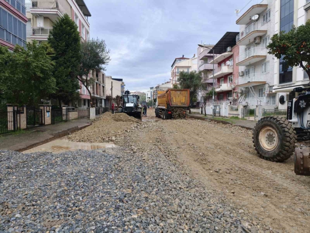 buyuksehir ekipleri kentin dort bir yaninda calismalarini surduruyor 8c103399671a