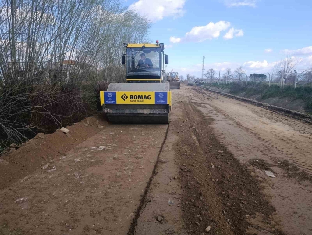 buyuksehir ekipleri kentin dort bir yaninda calismalarini surduruyor a02007cf8a1b