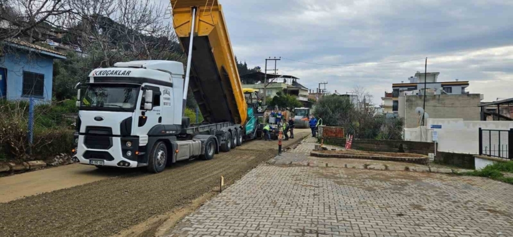 buyuksehir ekipleri kentin dort bir yaninda calismalarini surduruyor e6477399778c
