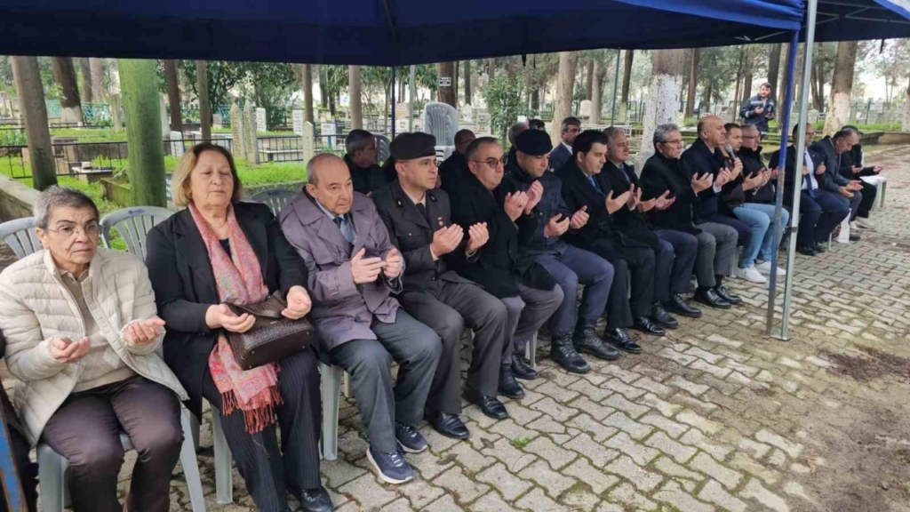 demirci mehmet efe nazillideki mezari basinda anildi 9c9f013ff8cd