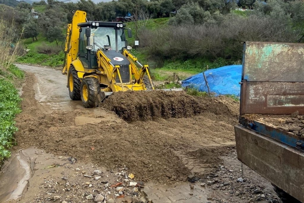 efelerde kapanan yollar aciliyor af906e1aad4f