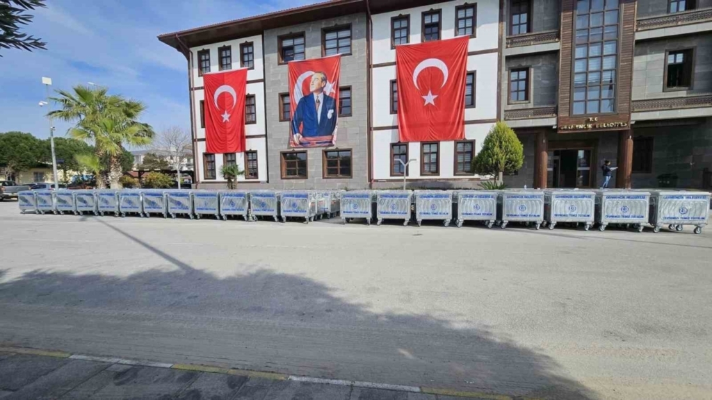 germencik belediyesinden cevre temizligine 100 yeni cop konteyneri 813468c7ee25
